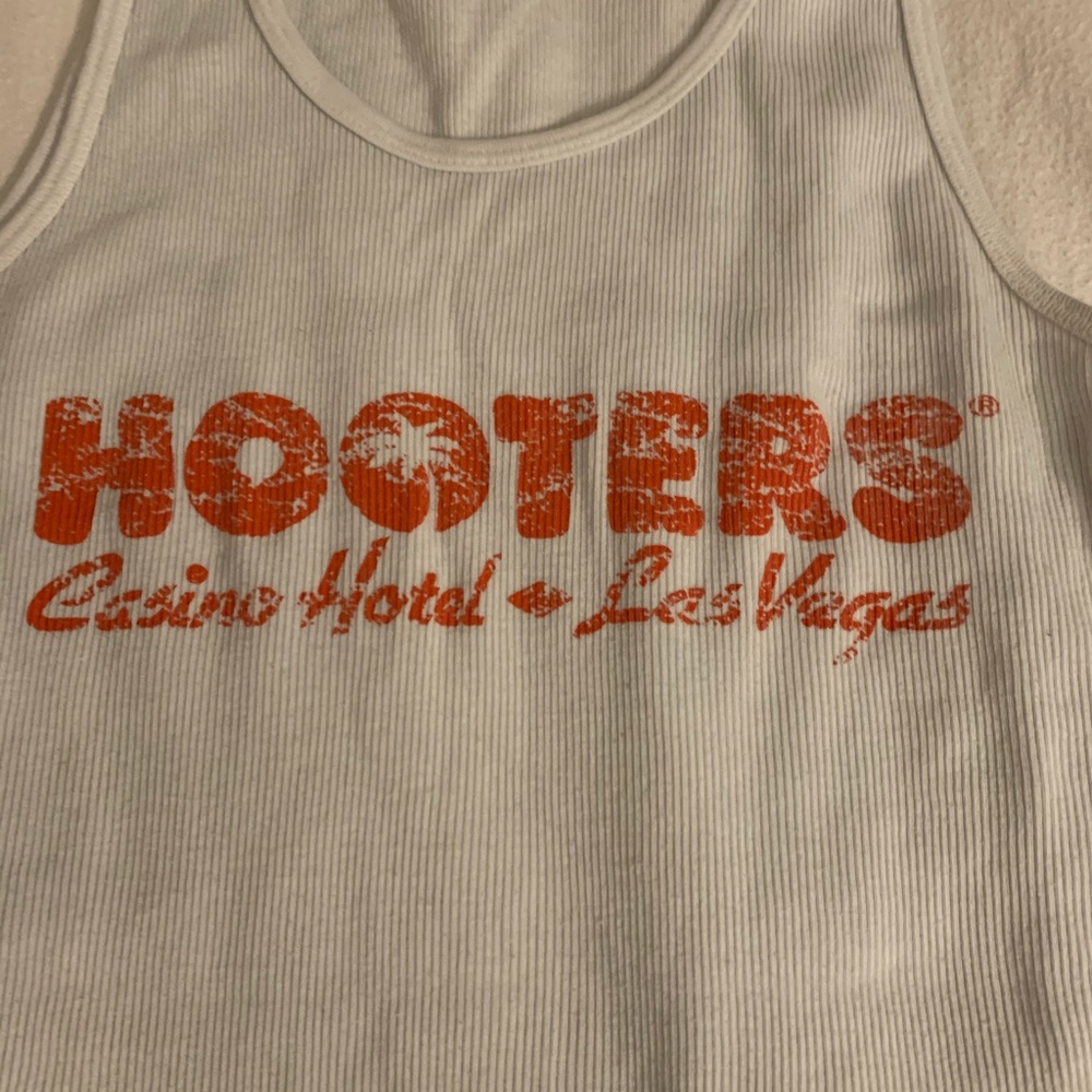 Hooters tank